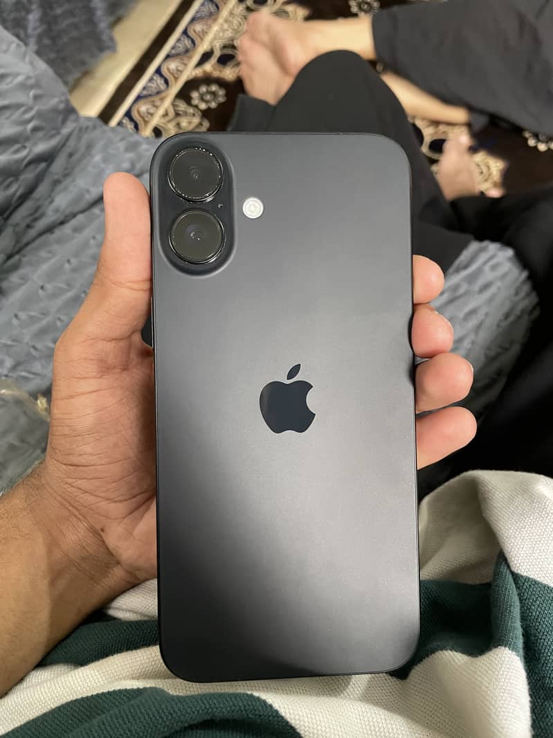 Apple iPhone 16 Plus 7