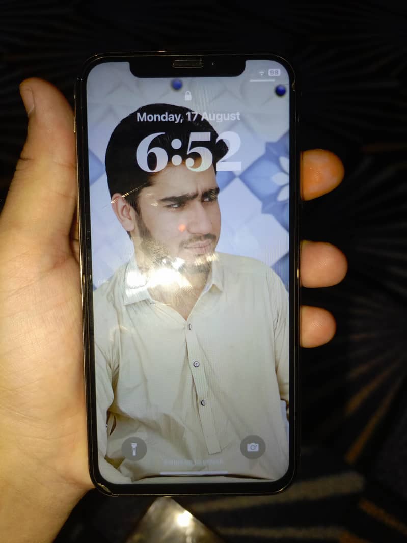 Apple iPhone X 3