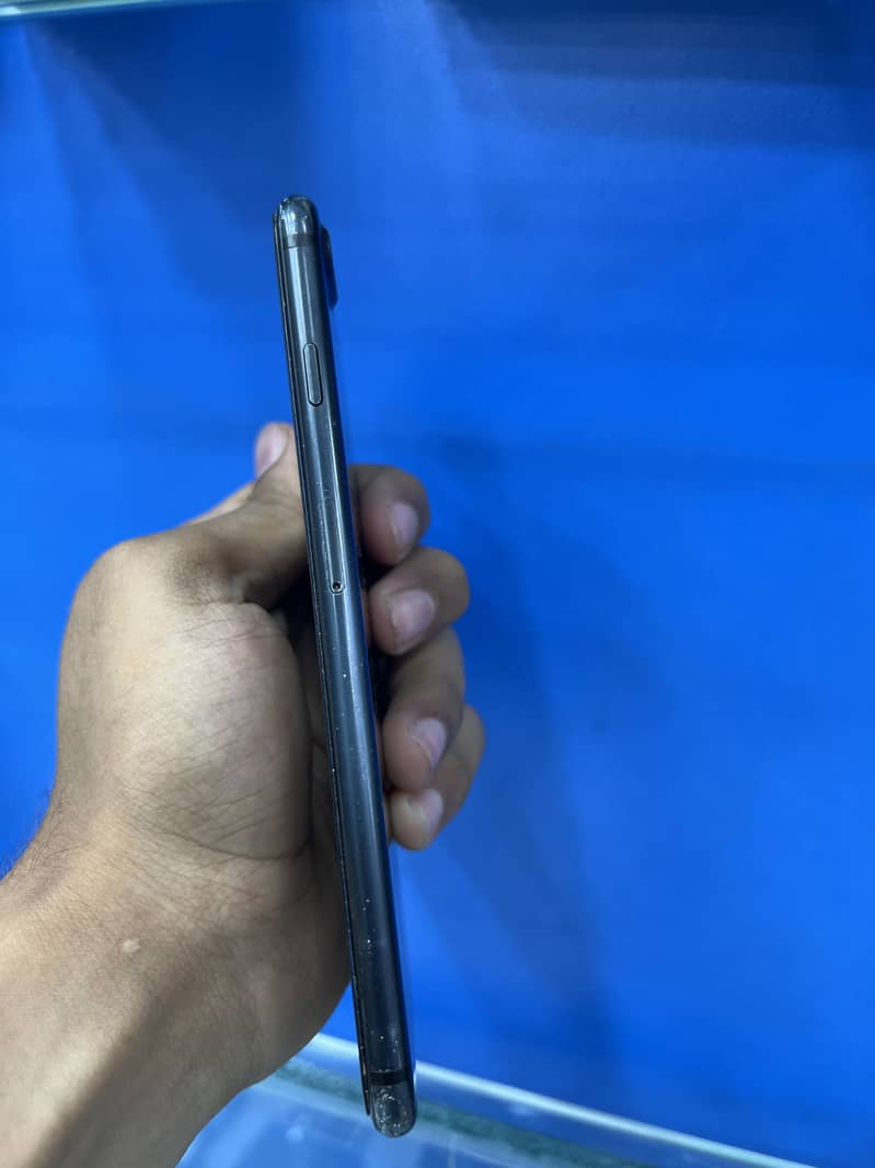 Apple iPhone 7 Plus 0