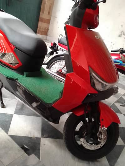 evee genz pro 2500 km drive just like new