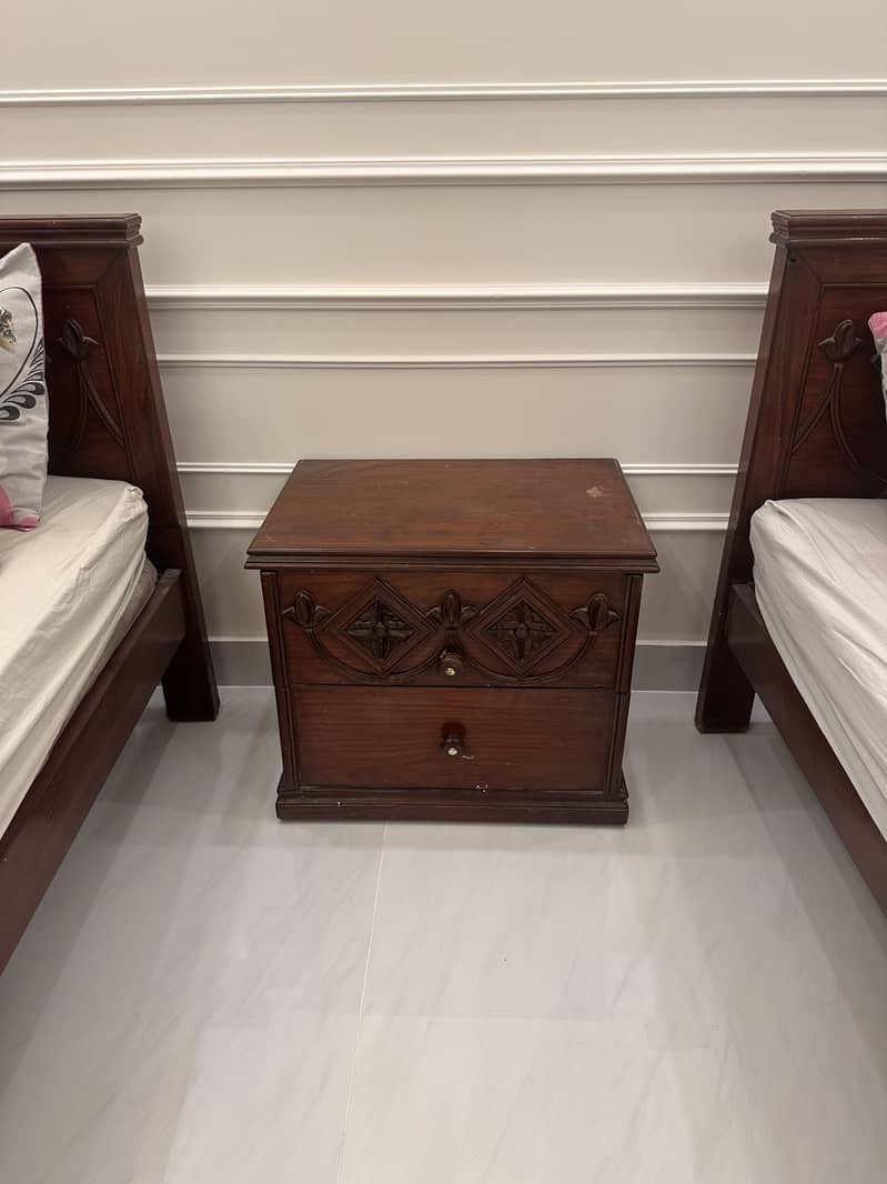 Solid wood bed in good condition. 1