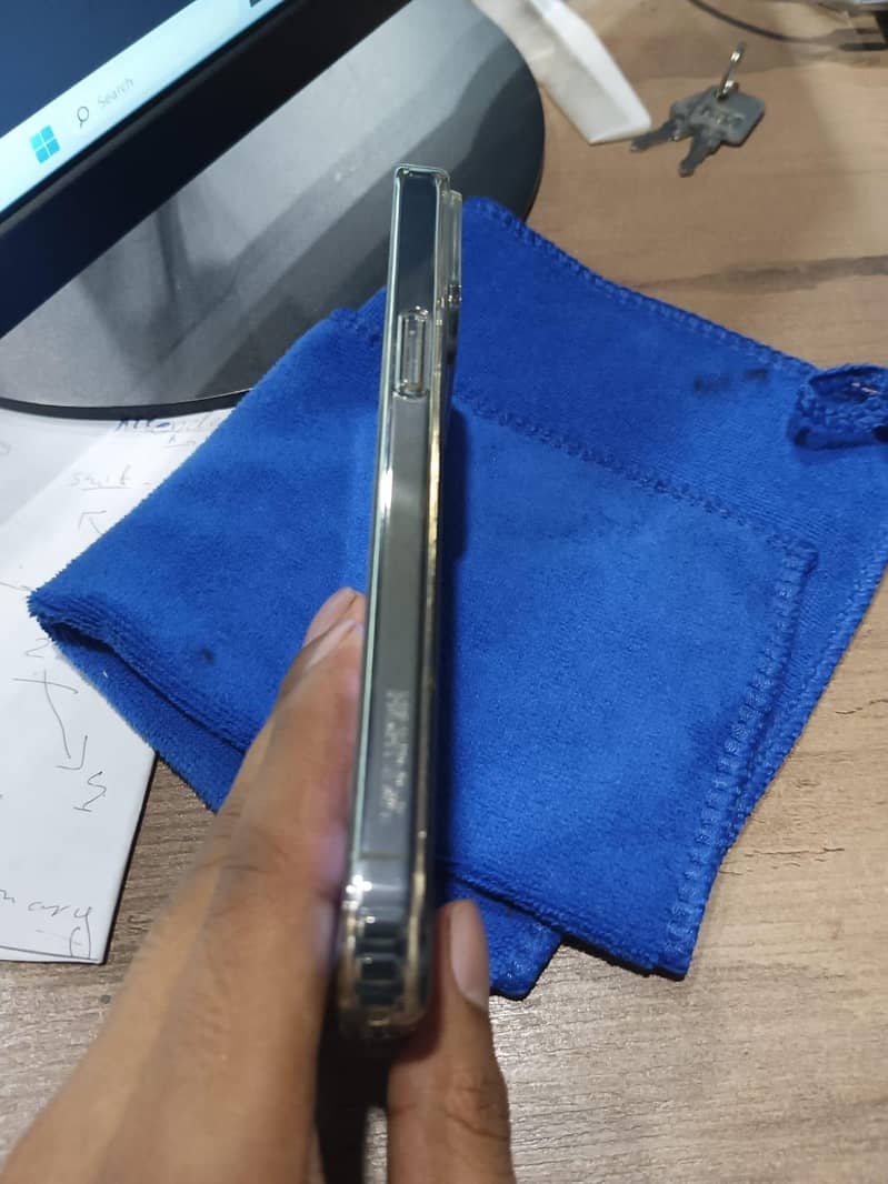 Apple iPhone 15 Pro Max 5