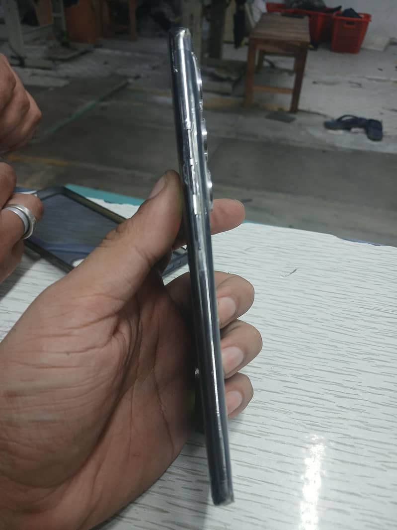 Tecno CAMON 40 Pro 1