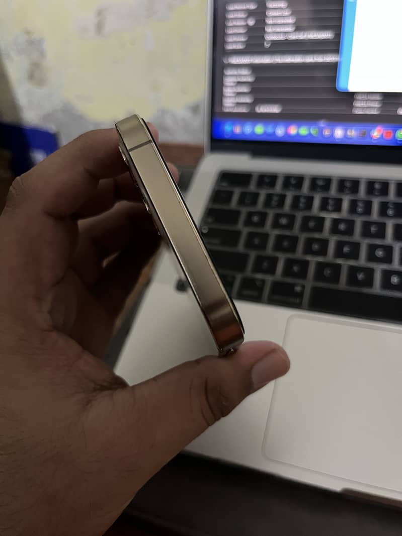 Apple iPhone 12 Pro 0