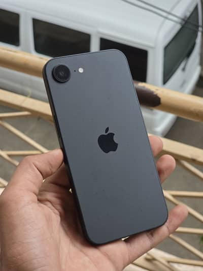 Apple iPhone 16e