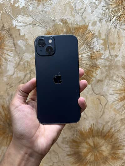 Apple iPhone 13