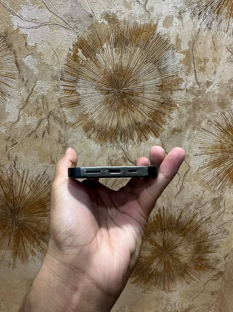 Apple iPhone 13 3
