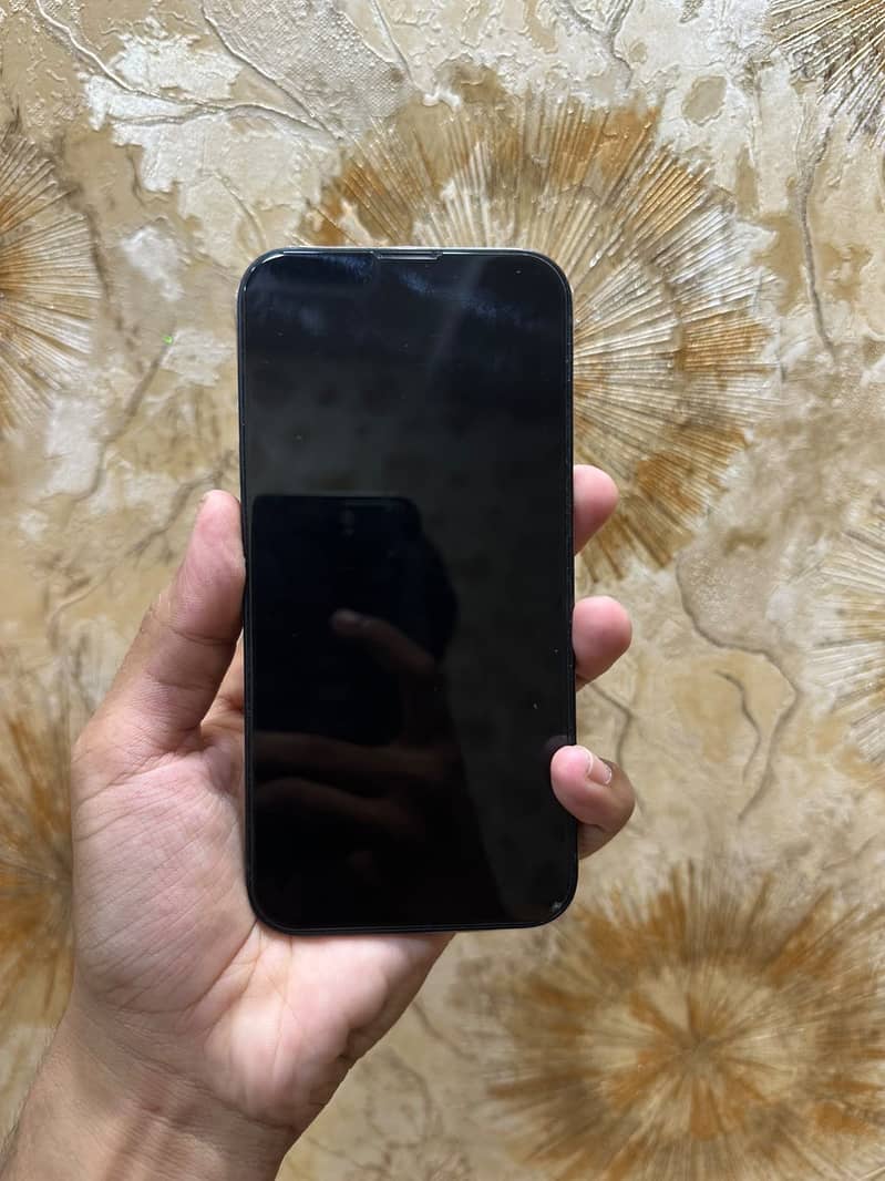 Apple iPhone 13 5