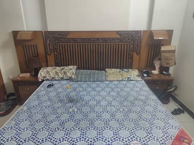 wooden bedset without mattress
