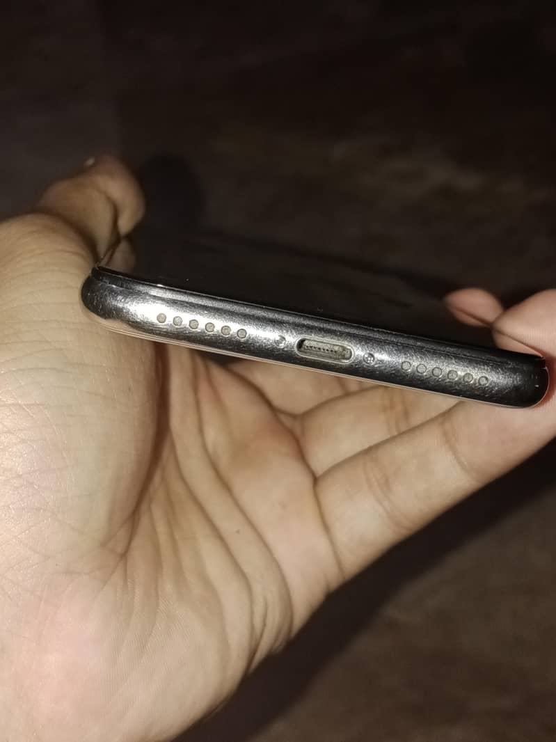Apple iPhone X 3