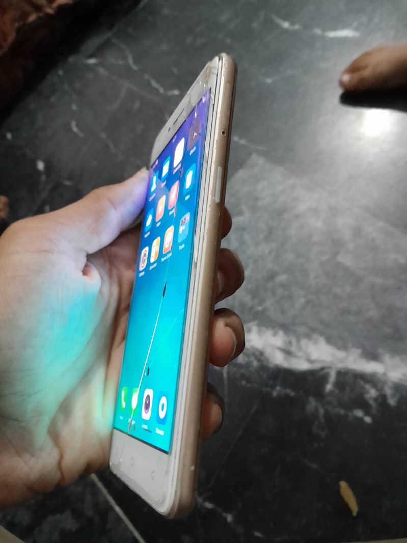 OPPO A37 1