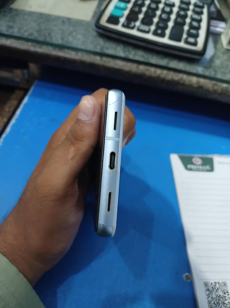 Google Pixel 7a 2