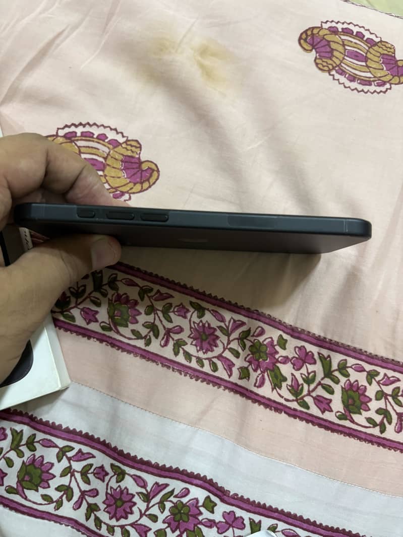 Apple iPhone 16 Plus JV 2