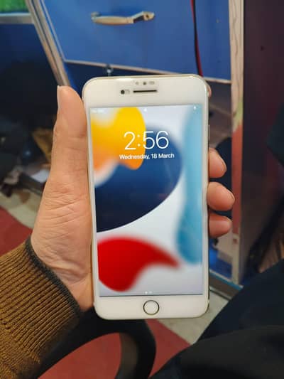Apple iPhone 7 Plus no bix no chargers only battery change