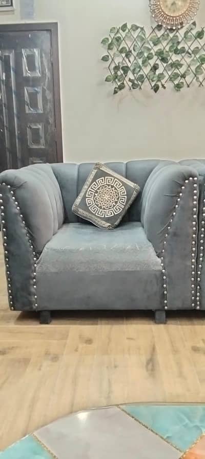 6 seater sofa available condition 10by10