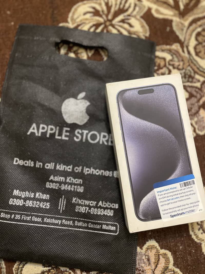 iPhone 15 Pro Max 4