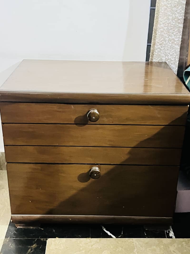 Bed set with dressing table 1