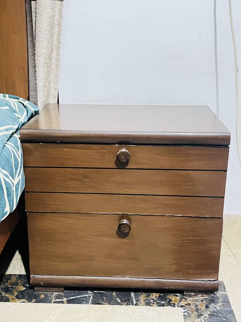 Bed set with dressing table 2