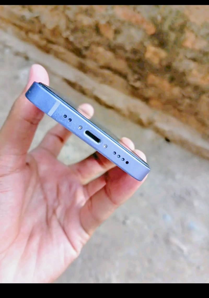 Apple iPhone 12 mini 1
