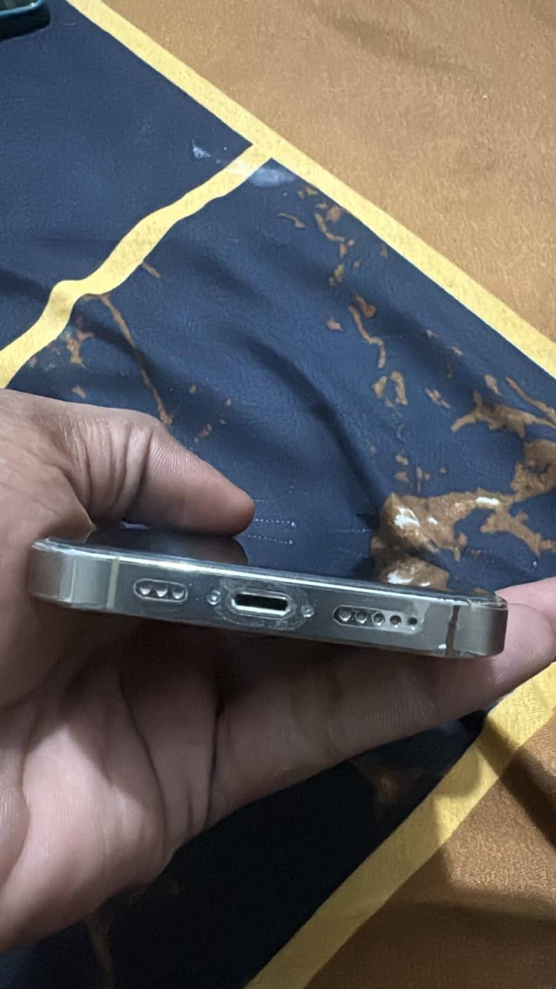 Apple iPhone 14 Pro 3