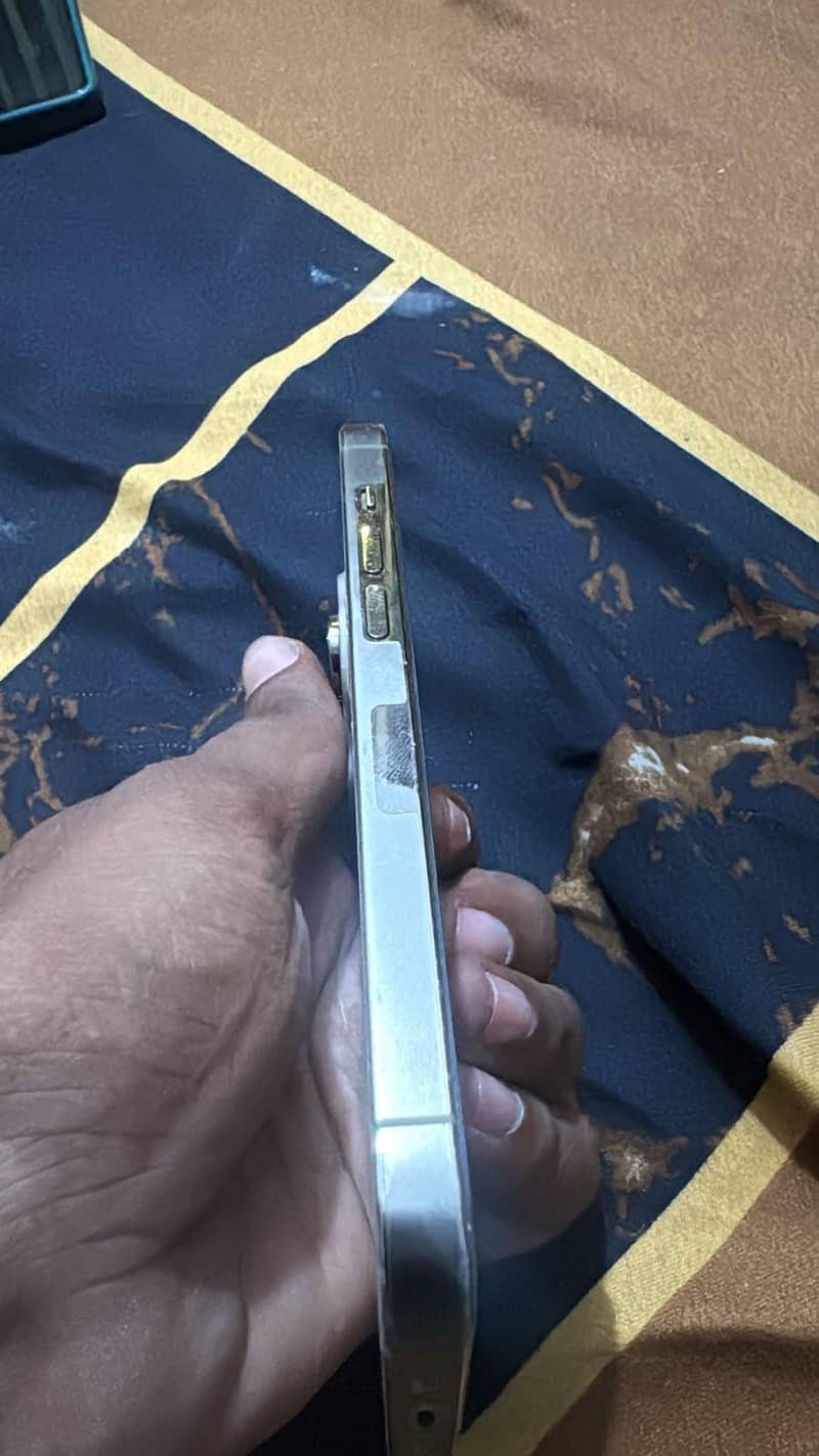 Apple iPhone 14 Pro 4