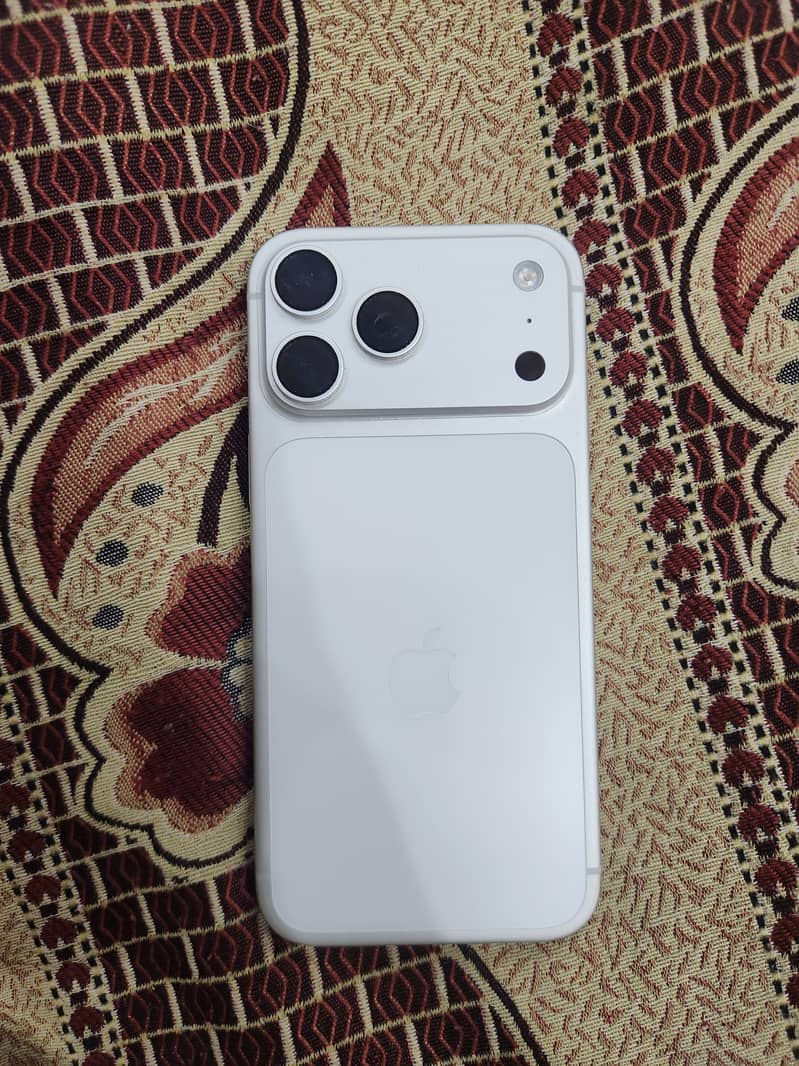 Apple iPhone 17 Pro Max 0
