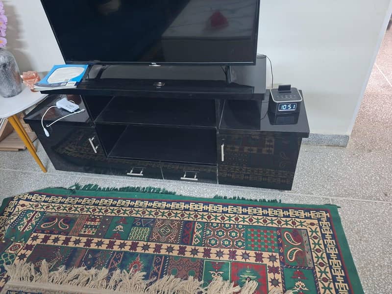 tv console 0