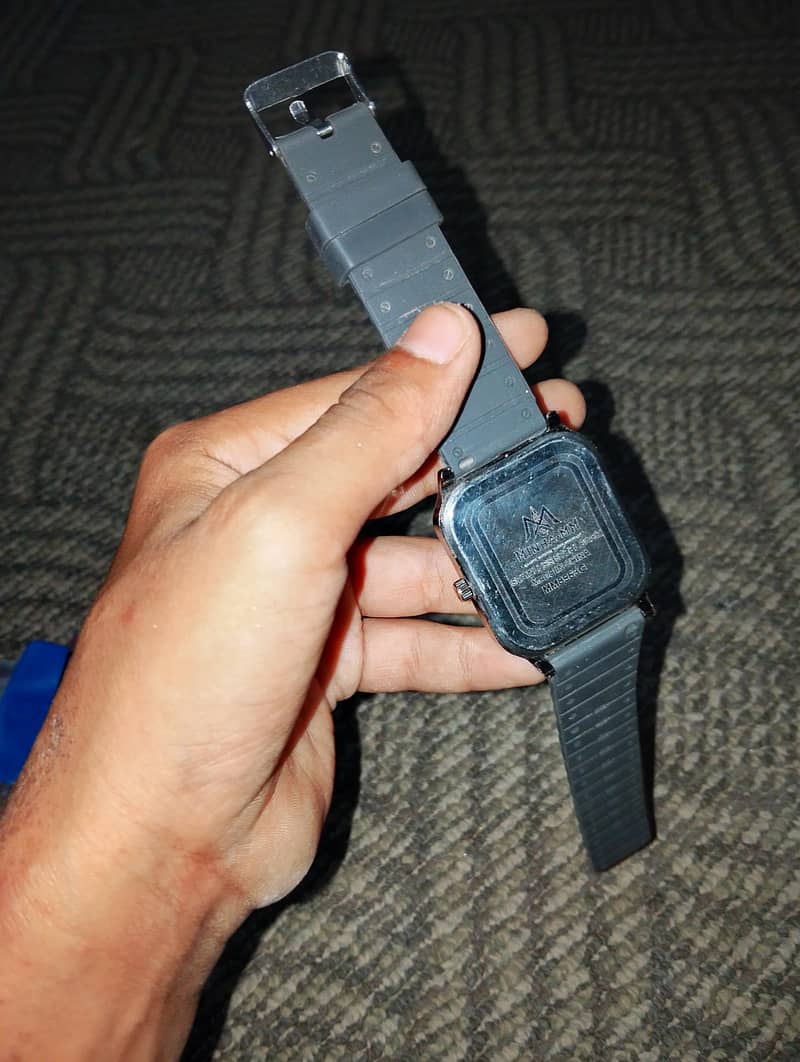digital watch use 1