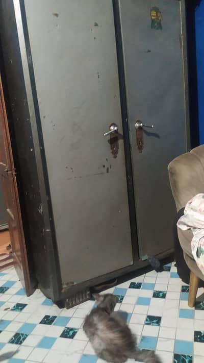 2 door wardrobe