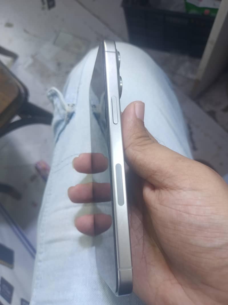 Apple iPhone 15 Pro Max 1