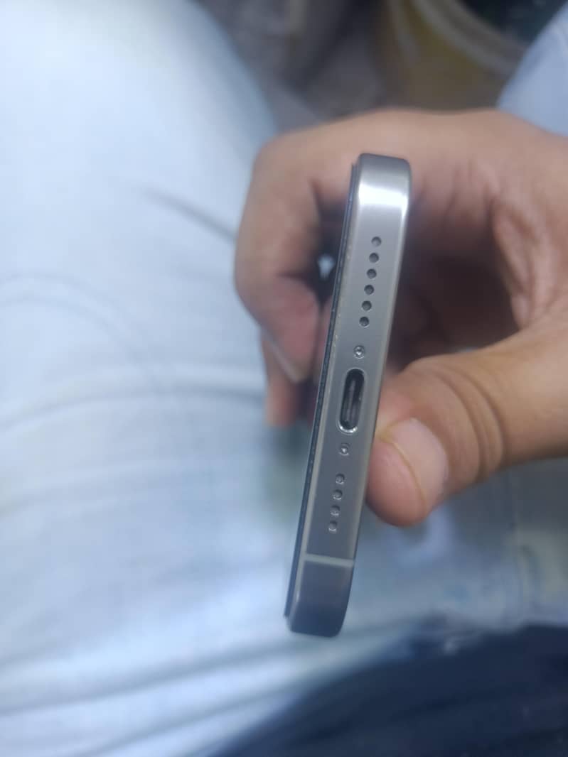 Apple iPhone 15 Pro Max 3