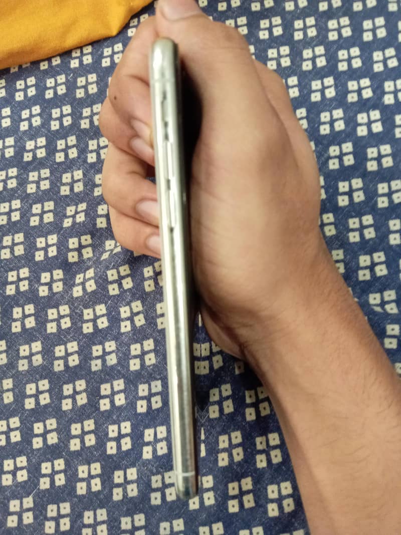 Apple iPhone X 1