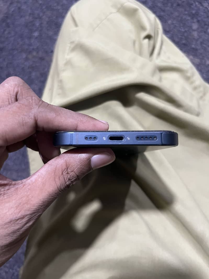Apple iPhone 13 3
