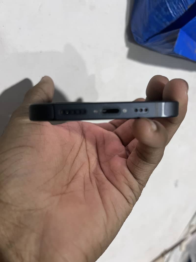 Apple iPhone 13 6
