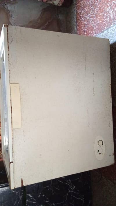 LG Freezer – Excellent Condition | Powerful Cooling