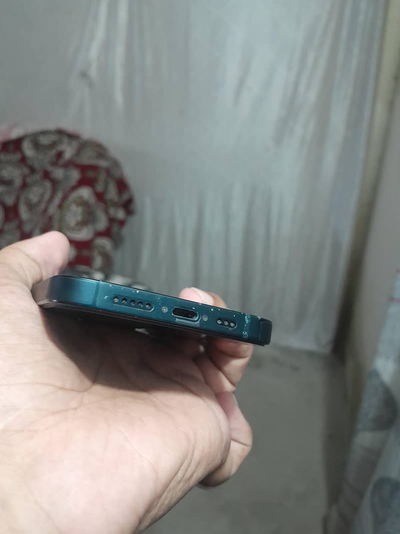 Apple iPhone 14 3