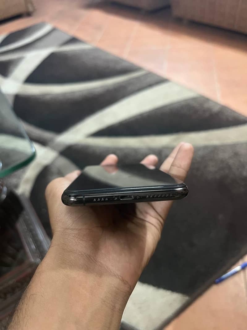 Apple iPhone 11 Pro Max 3