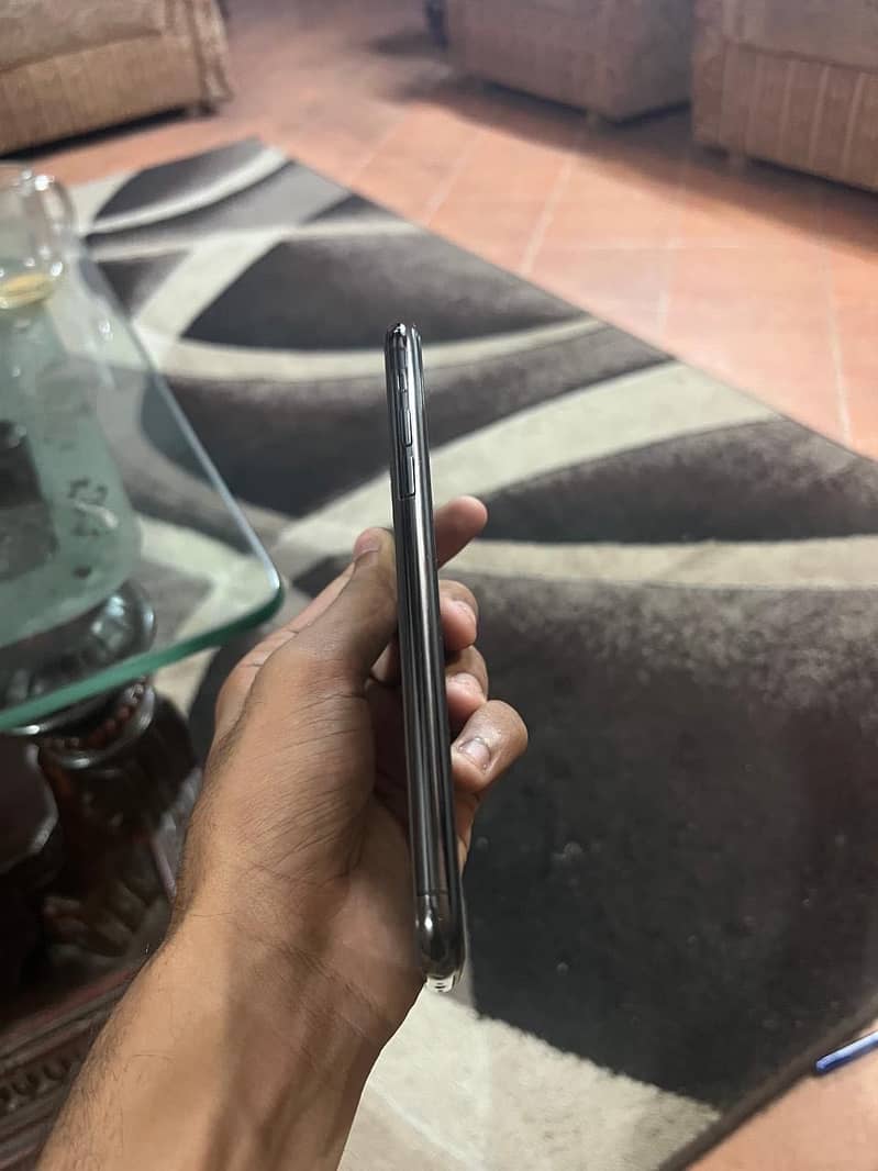 Apple iPhone 11 Pro Max 5