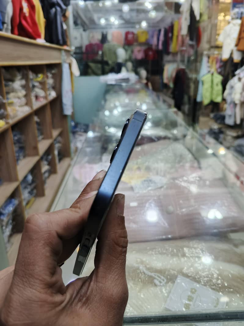 Apple iPhone 12 Pro Max 3