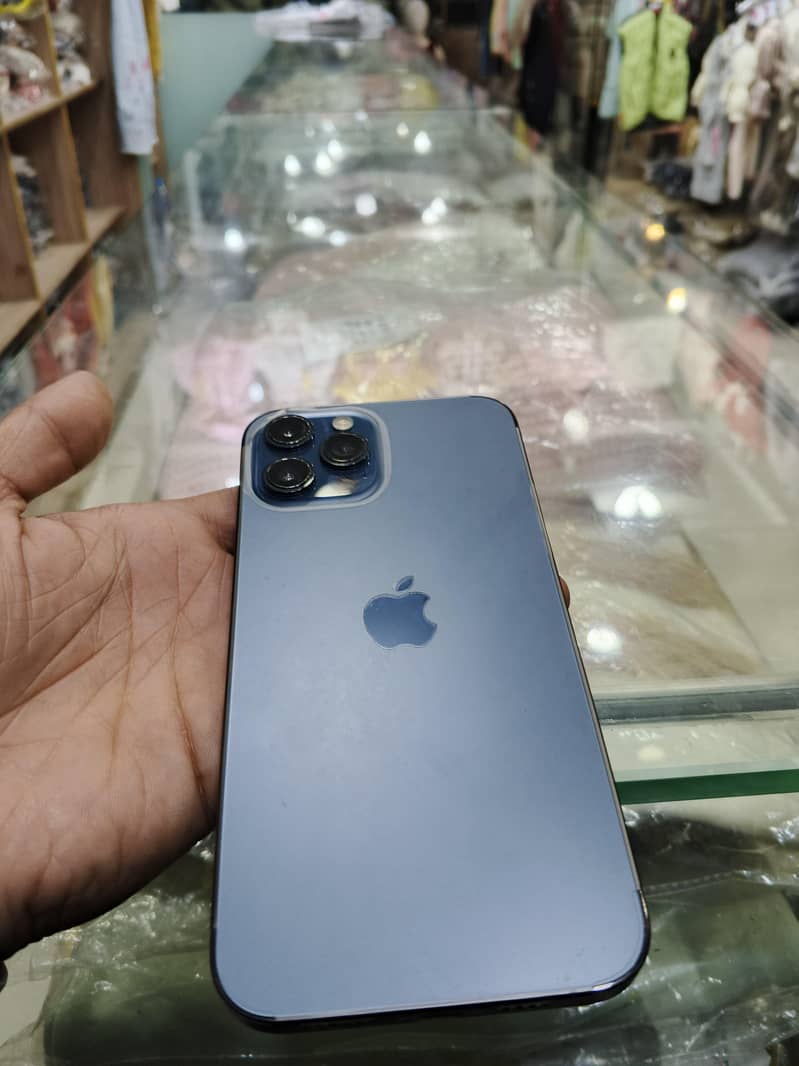 Apple iPhone 12 Pro Max 4