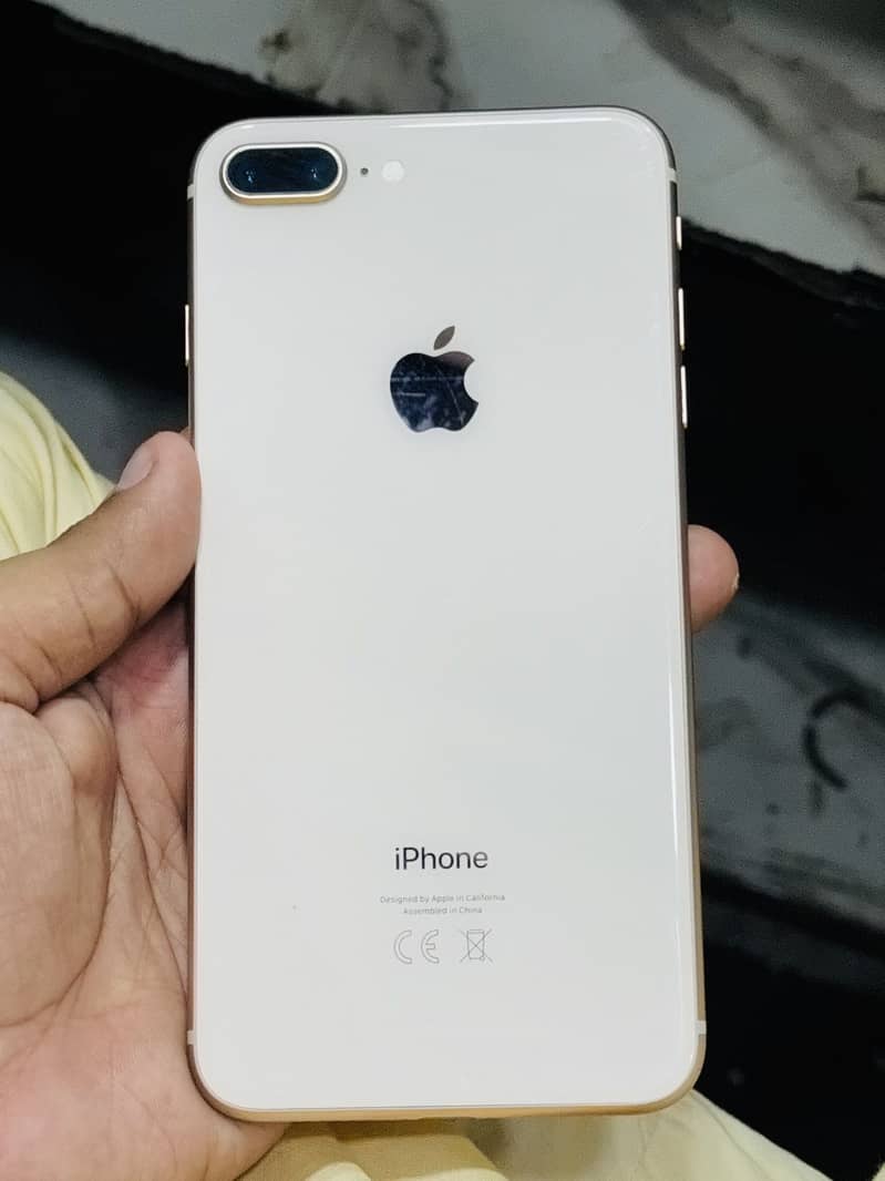 Apple iPhone 8 Plus 3