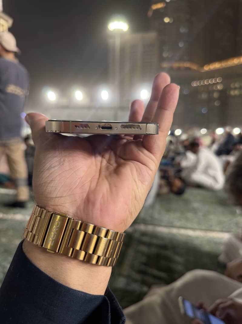 Apple iPhone 13 Pro Max 0
