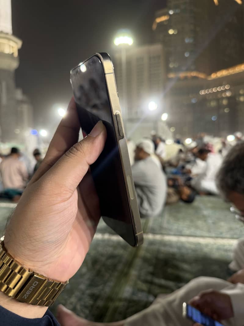 Apple iPhone 13 Pro Max 2