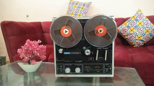 vintage spool player tape recorder reel to reel