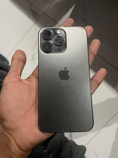Apple iPhone 13 Pro non pta , just minor crack on back , air tight