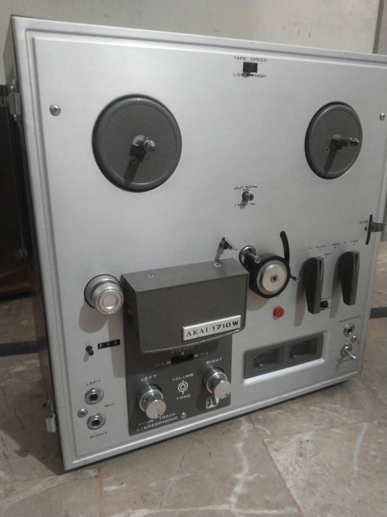 Tape recorder 0