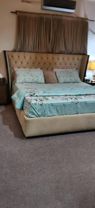 bed set with dresser. decorum brand in very reasonable price
