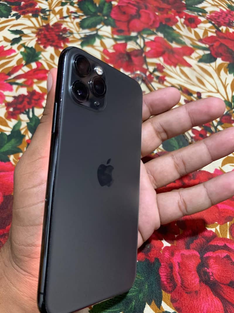 Apple iPhone 11 Pro 1