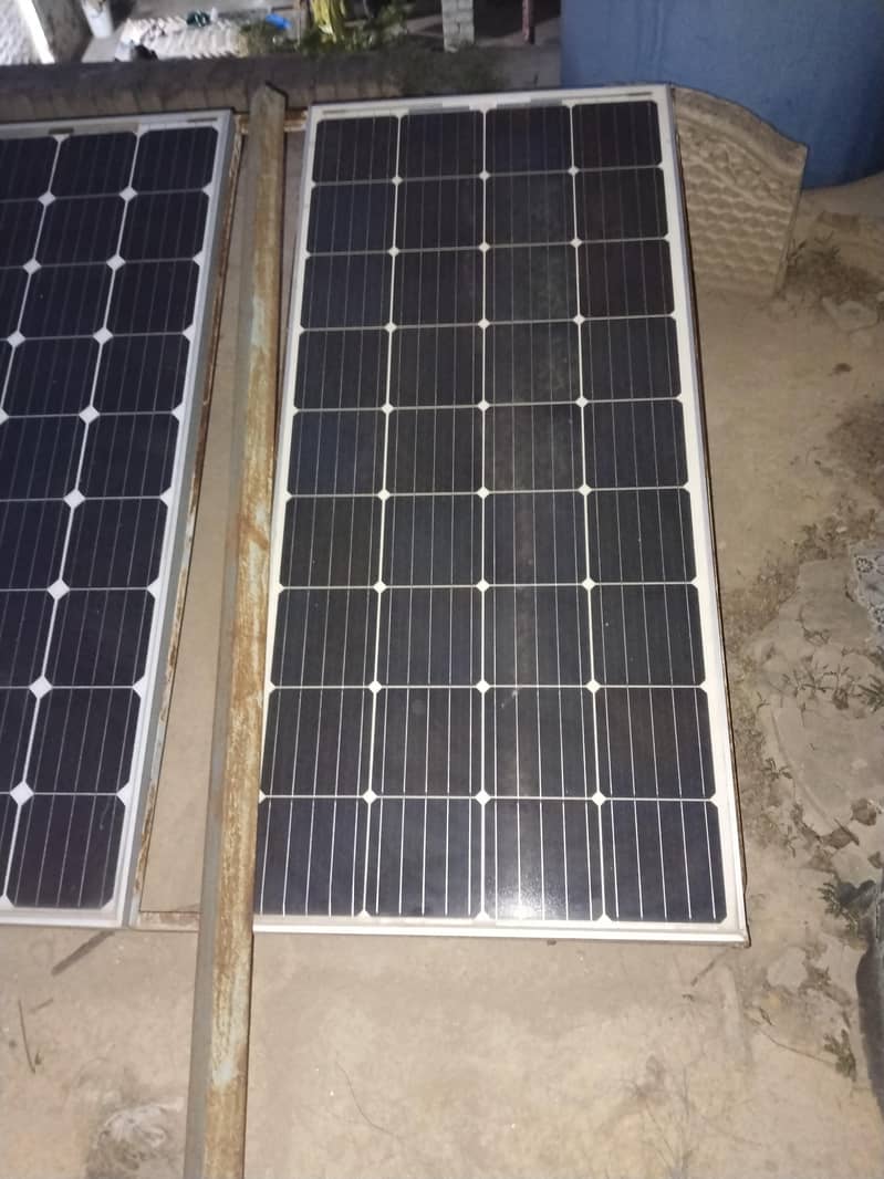 4 solar panel with stand 1