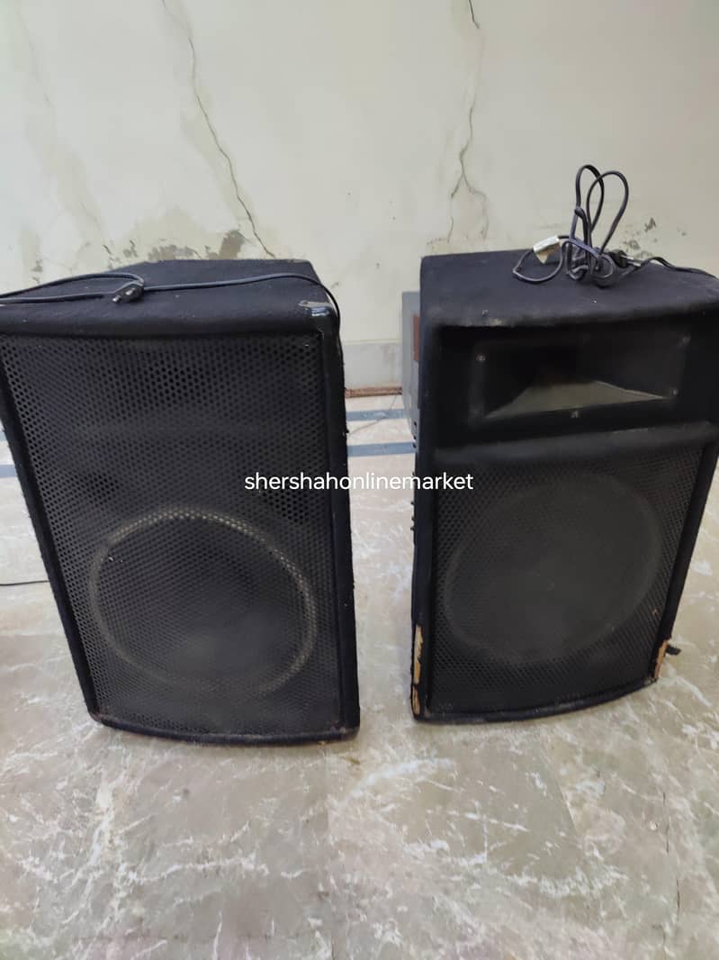 Bluetooth powered speaker 3 mic input echo delay 3